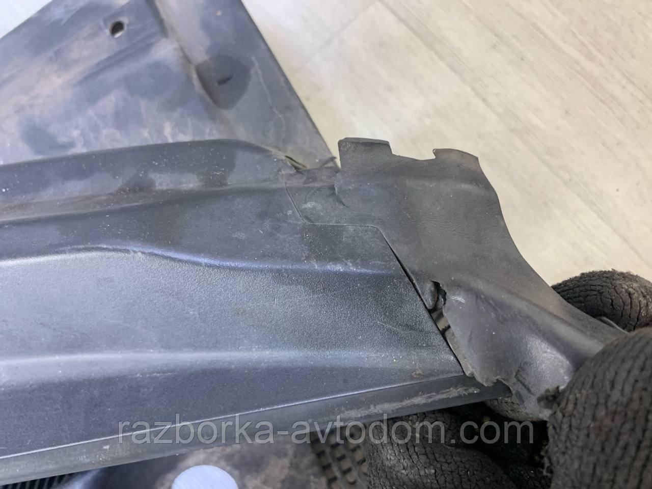 Пластик під лобове скло (жабо) комплект Kia Cerato (2006-2009), OE:861502F002