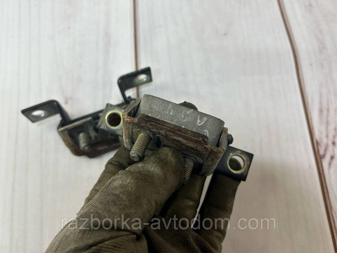 Петлі задньої ляди Кришки багажника хетчбек (комплект) Ford Scorpio (1985-1998)