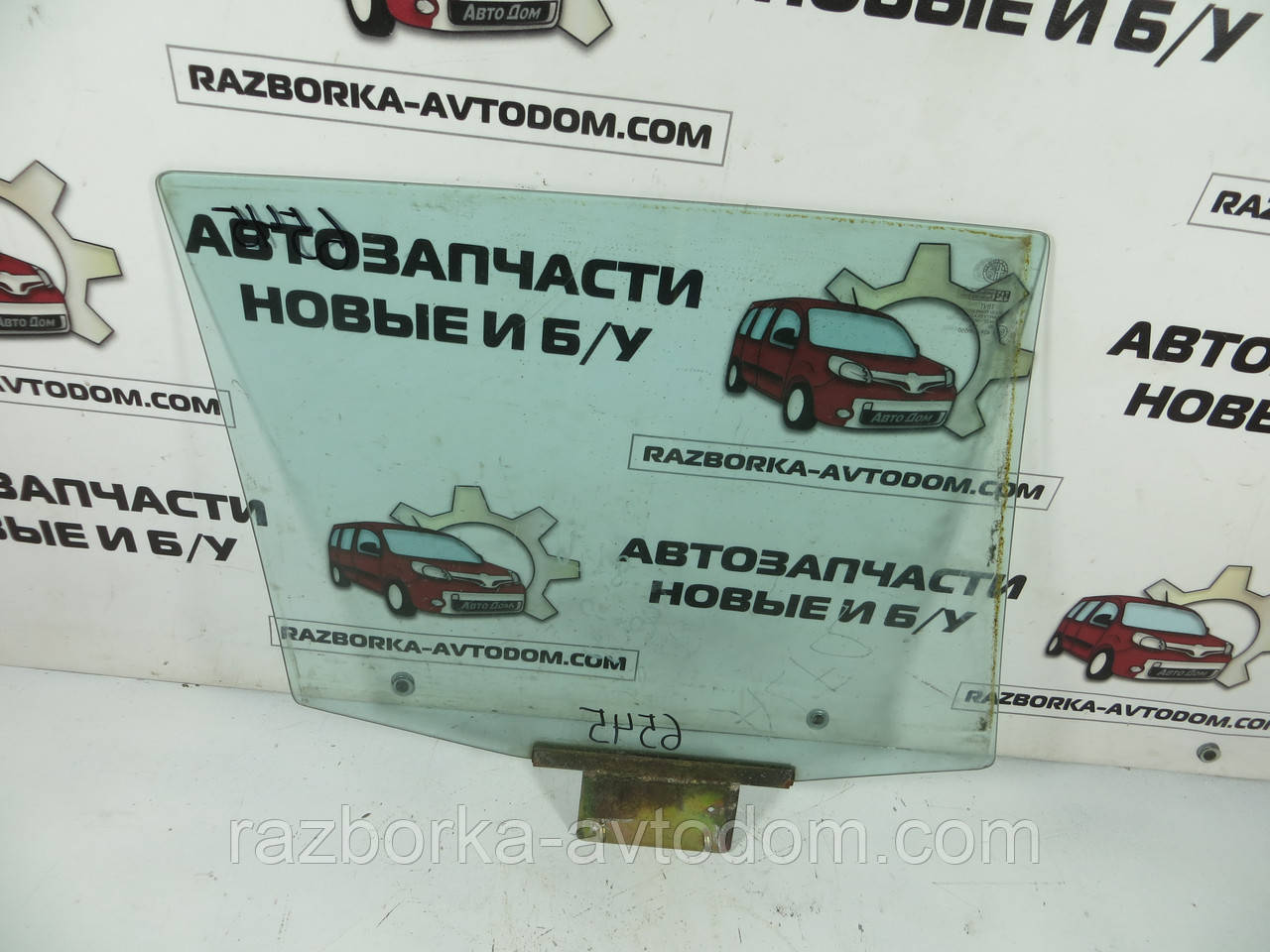 Скло дверей Alfa Romeo 33
