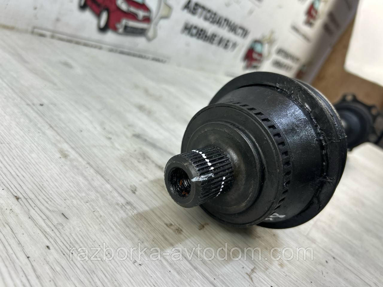 Напівось передня ліва (привод) 1,9TDI, 2,0TD Skoda Superb (02-08), VW Passat B5, Audi A4 B5 OE:3u0407271 (38 шліц)