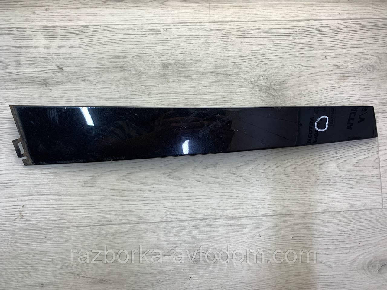 Накладка дверей передньої лівої Skoda Superb (02-08) OE: 3B0837901
