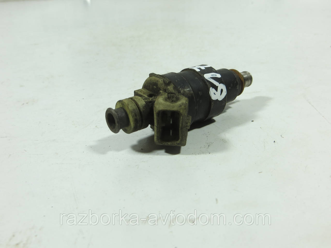 Форсунка бензинова 2.0-2.3i BMW 3 E30, 5 E28 (1982-1994) ОЕ: 0280150208, 13641284408, 7700708959
