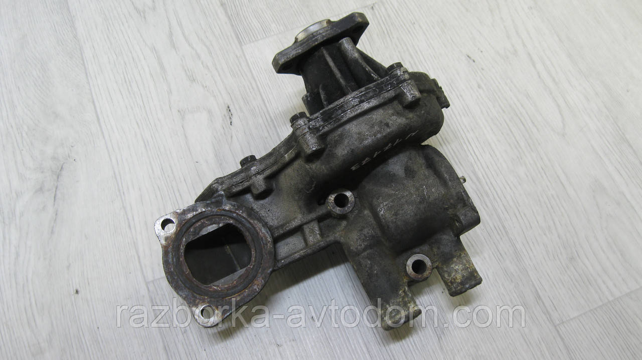 Корпус Помпи водяний (насос) охолодження VW Golf 2, Golf 3, Jetta 2, Transporter T3, Passat B3/B4 OE: 056121013A