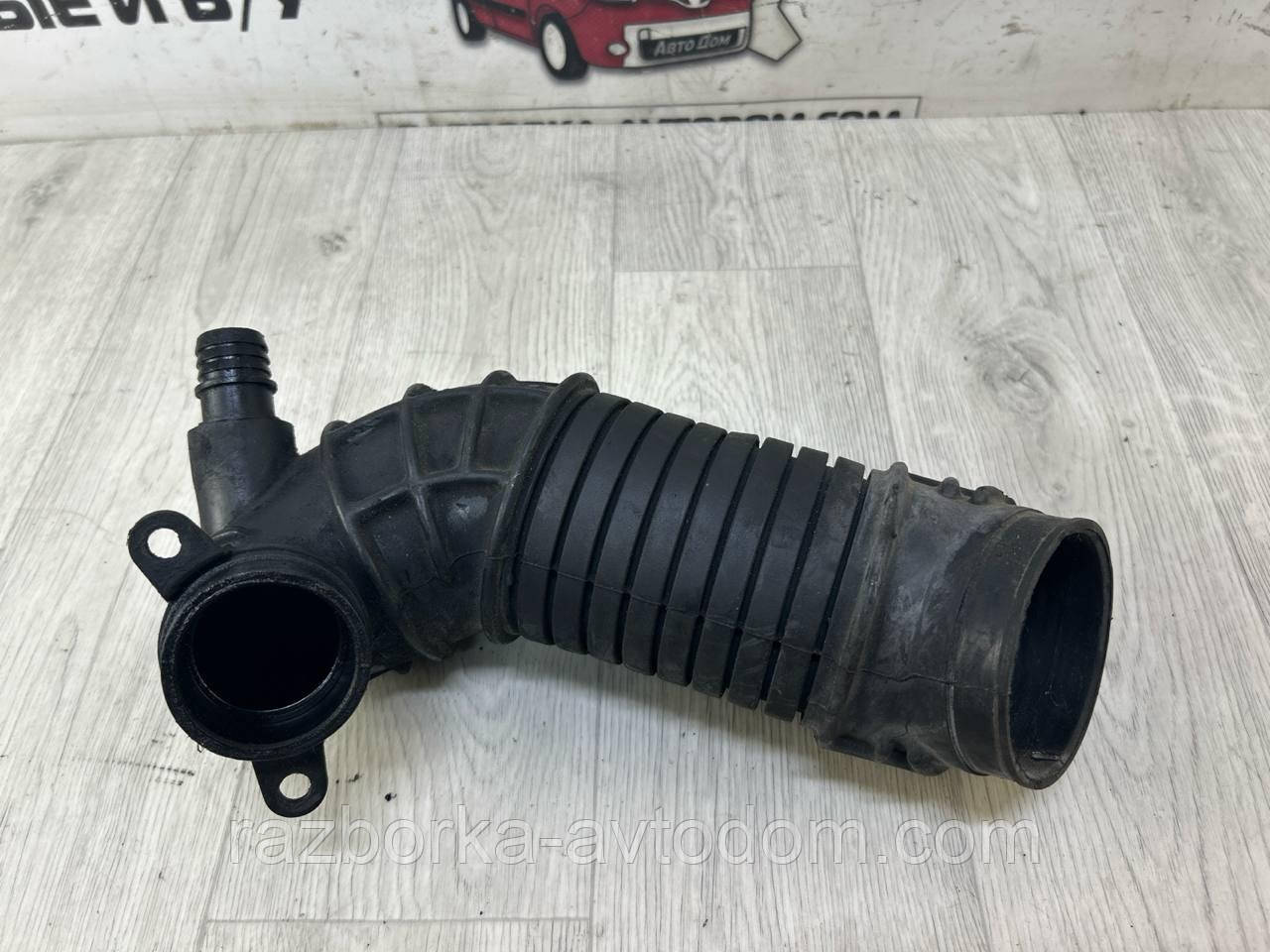 Патрубок повітряного фільтра 1.9TD, 2.0TD SKODA Superb 1 (02-08) OE:3b0129615m