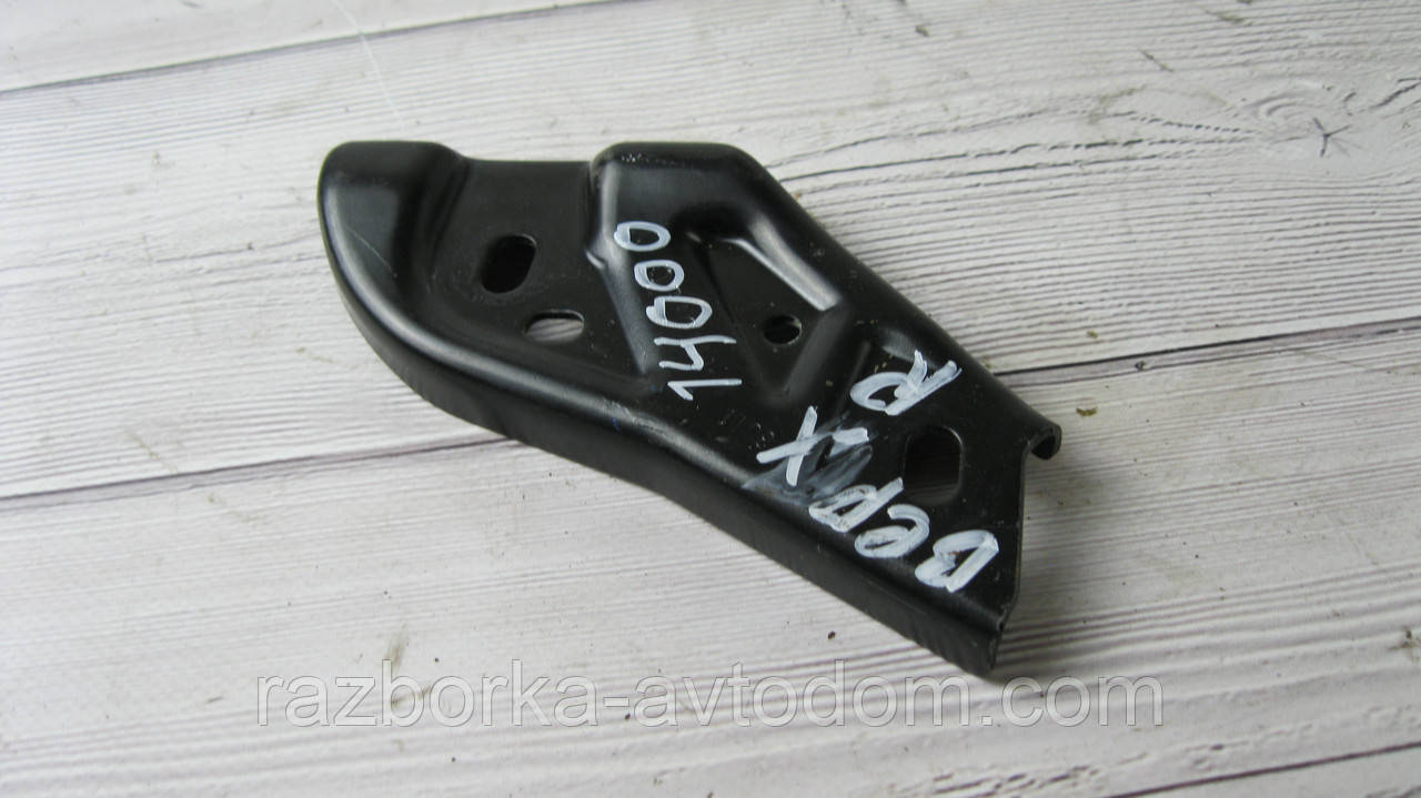Кронштейн ролика дверей правий верхній Peugeot Bipper (08-...), OE: 9033AH