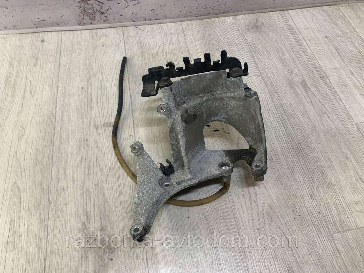 Кронштейн паливного фільтра 1.6HDI Peugeot 308 (07-16) OE:9672309580